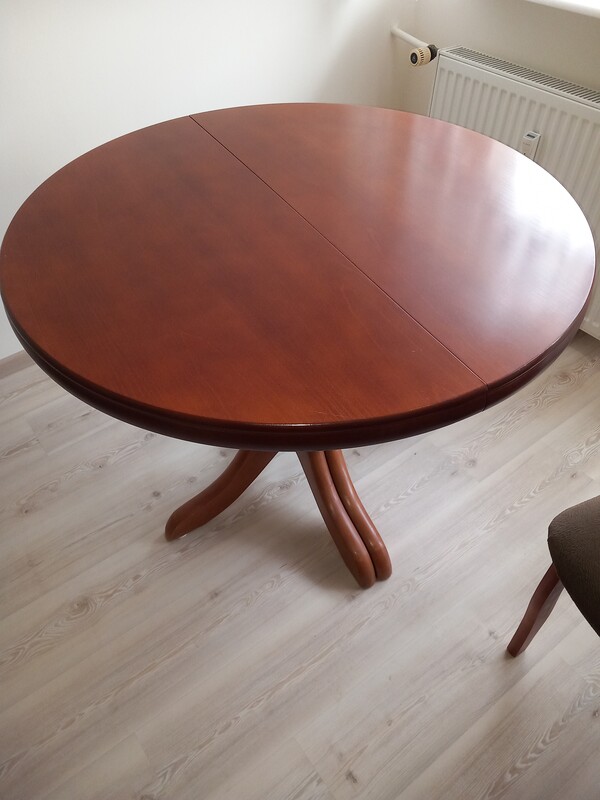 Elbląg Sprzedam stół i 4 krzesła oraz ławę i stolik, biurko z krzesłem, pralkę cena za wszystko 1500 jest możliwość