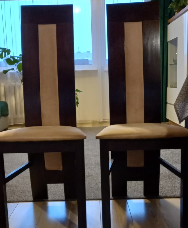 Elbląg WITAM. SPRZEDAM 6 SOLIDNYCH, DREWNIANYCH KRZESEŁ. 
DREWNO- CIEMNY MAHOŃ, OBICIE- WANILIA, 
STAN BARDZO DOBRY,