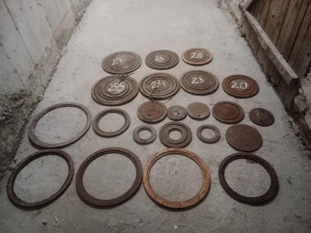 Elbląg Fajerki:
1 - 27 cm,
2 - 23 cm,
3 - 20 cm,
4 - 28 cm,
5 - 24 cm,
6 - 23 cm,
7 - 20 cm,
8 - 2 x 16 cm.