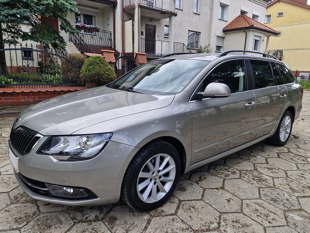 Elbląg Skoda Superb2.0 TDIModel 2015Klimatronik6 - BiegówNawigacjaZarejestrowana w Polsce