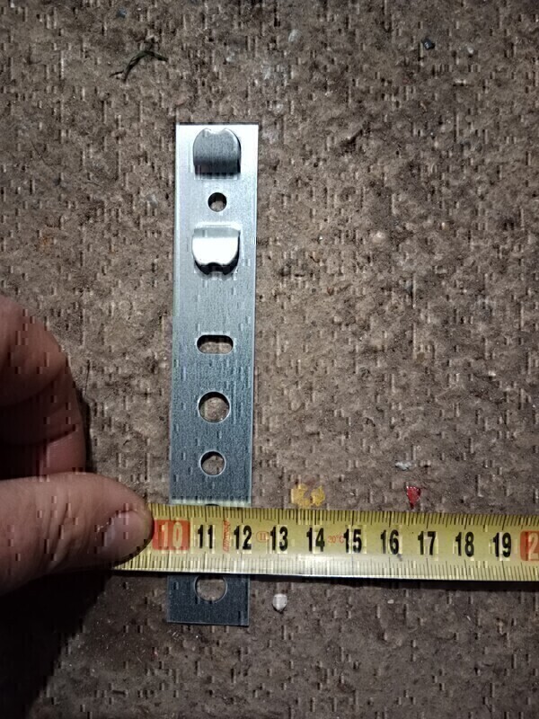 Elbląg Witam posiadam 29 sztuk kotew do montażu okien. Odbiór osobisty Elbląg lub możliwość wysyłki zapraszam na moje