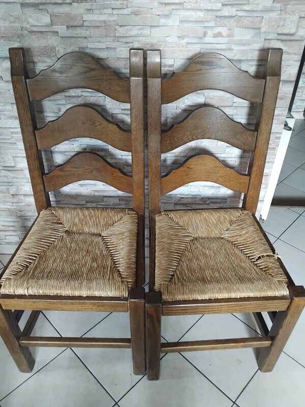 Elbląg Sprzedam dwa krzesła dębowe używane wyściełane