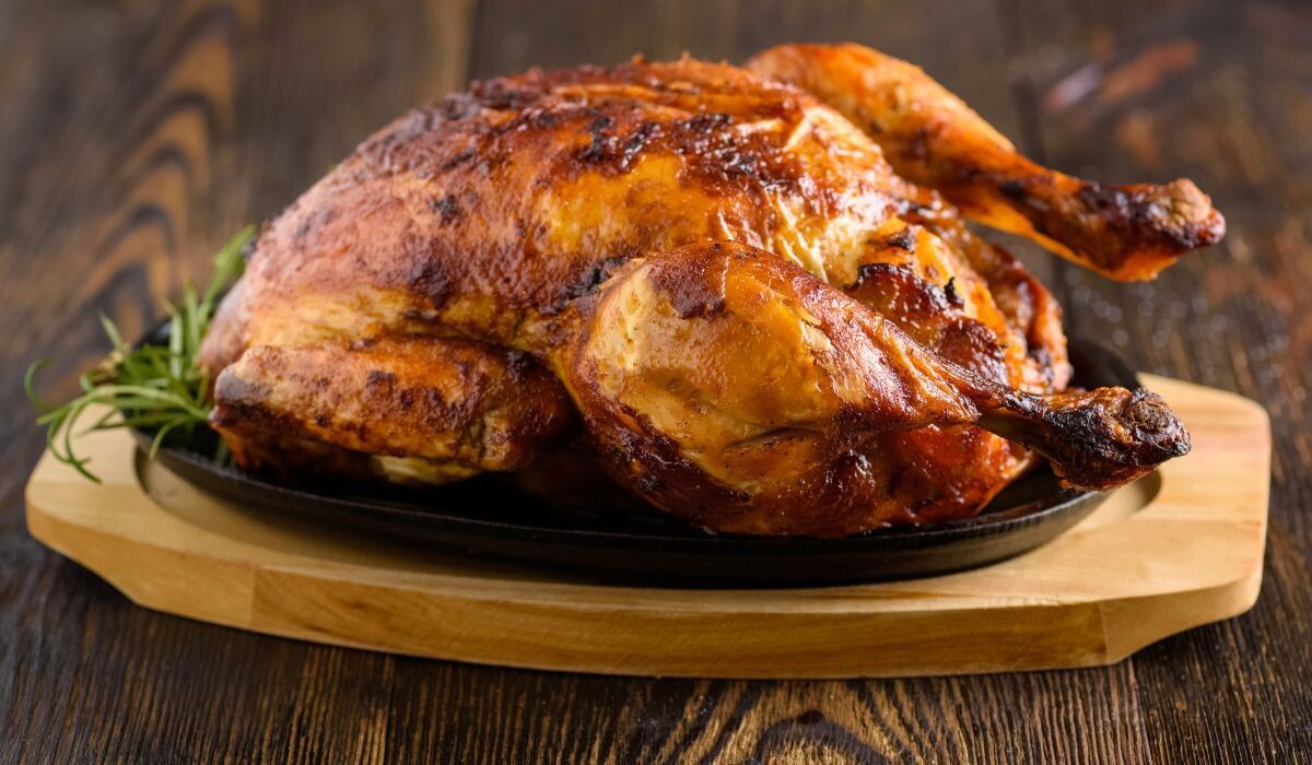 Elbląg 🍲 Kurczak z rożna w Barze Na WspólnejZapraszamy na kurczaka z rożna &ndash; cały tylko za 30 zł!1/2