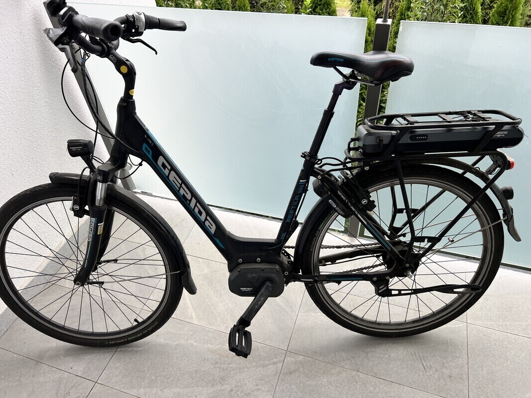 Elbląg Sprzedam rower elektryczny Gepida Reptila 900
Silnik centralny Shimano Steps
Bateria wystarcza na ponad 100km