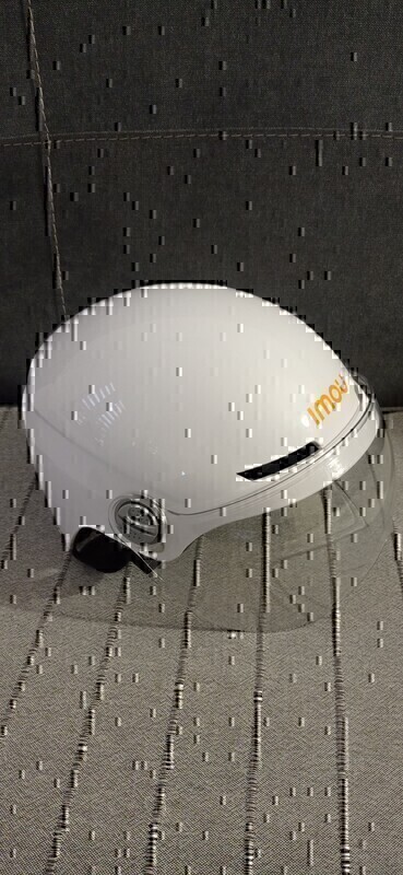 Elbląg SPRZEDAM 
DWA KASKI NA  ROWER, HULAJNOGĘ, ROLKI. 
STAN BARDZO DOBRY. 
CENA 30 ZŁ ZA SZTUKĘ.