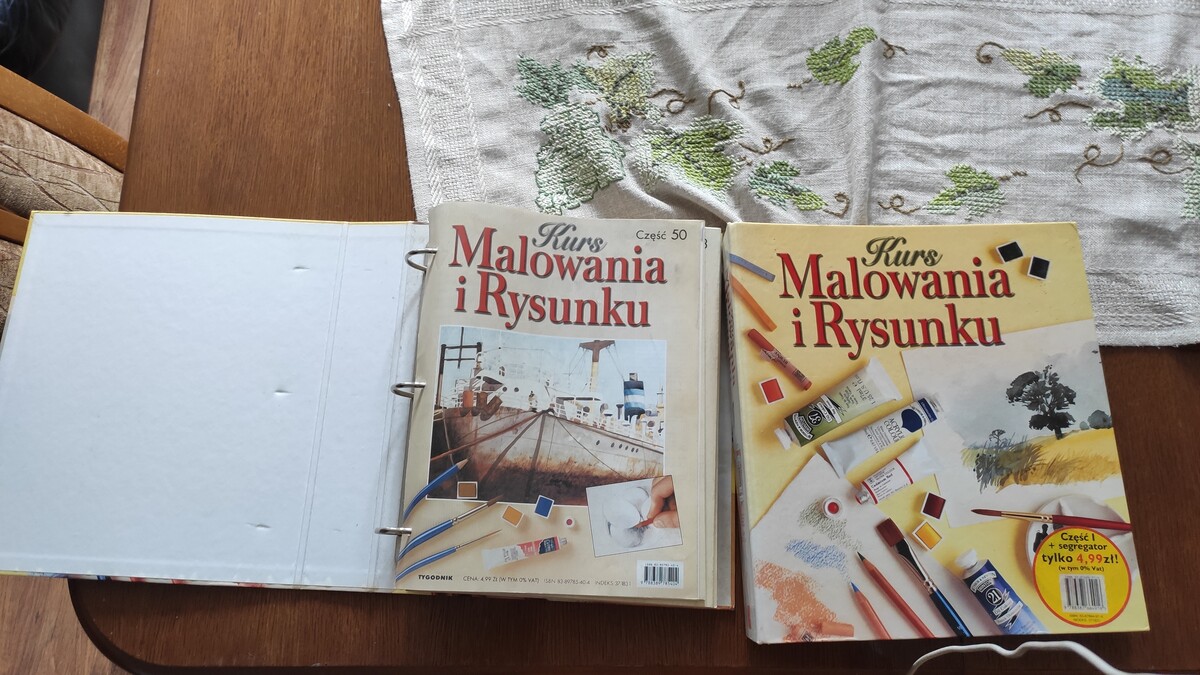 Elbląg Sprzedaję kurs malowania i rysunku w formie 2 segregatorów, zawierających łącznie 50 tomów. Stan oceniam na