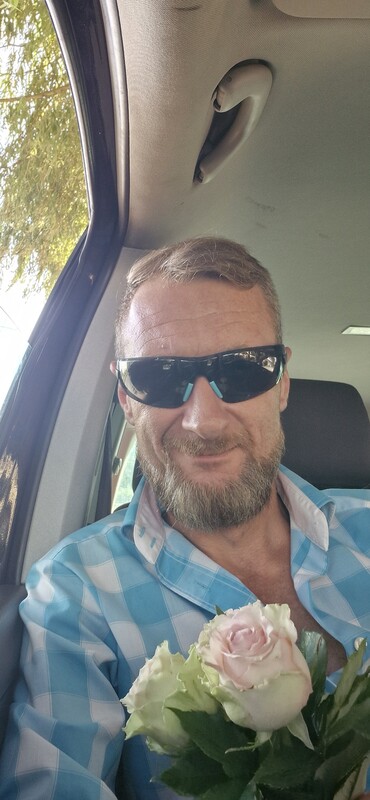 Elbląg Witam miłe Panie, na imię mam Michał mam 45lat. Zapraszam na sylwestra! 😁