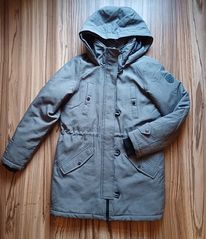 Elbląg NOWA
kurtka damska zimowa VEERO MODA rozmiar S. Stan nowy idealny beż żadnych wad, kolor szary