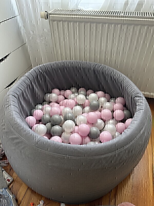 Elbląg Suchy basen z kulkami, pokrowiec odpinany do przeprania.