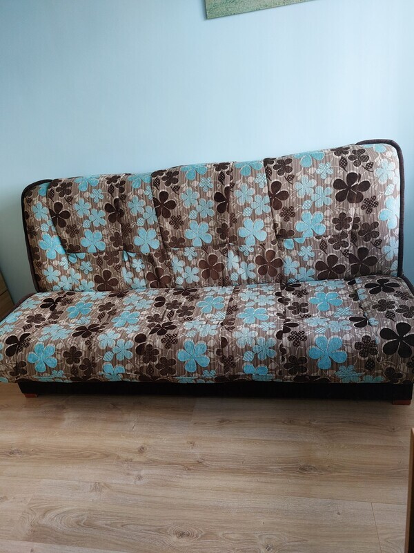 Elbląg Oddam za darmo wersalkę w bardzo dobrym stanie. Odbiór i transport we własnym zakresie.