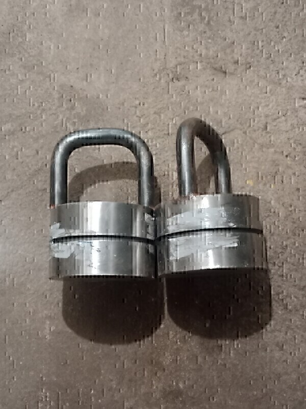 Elbląg Sprzedam dwa odważniki o wadze każdego 25 kg. Sztuka - 150 zł. Stan widoczny na zdjęciach. Odbiór osobisty