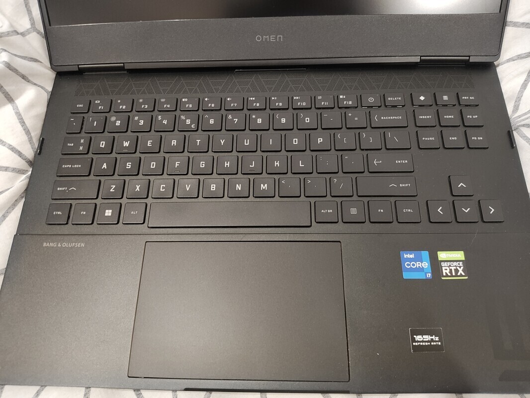 Elbląg Na sprzedaż w pełni sprawny laptop do grania hp omen model 16k0000,zakupiony w 2022 roku, bez gwarancji