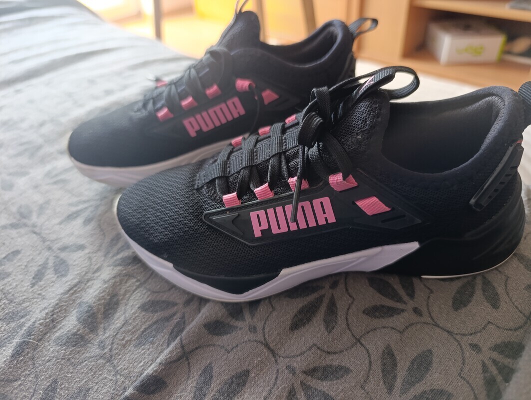 Elbląg Witam sprzedam dwa razy noszone adidasy dla dziewczynki rozmiar 33 wkładka 20 cm. .. .Cena 100 zł do negocjacji 🙂