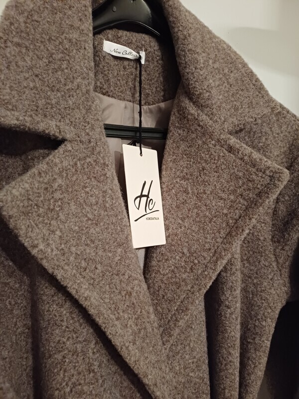 Elbląg SPRZEDAM NOWY PŁASZCZ ala bukla, zapinany na dwa guziki i wiązany w pasie, producent HC MODA ITALIA, szerokość