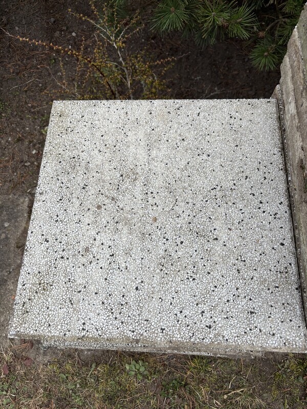 Elbląg Sprzedam płytki chodnikowe betonowe. 
Płytki 40x40cm jasne 220sztuk, cena za sztukę 5 zł zdjęcie nr 1.Płytki