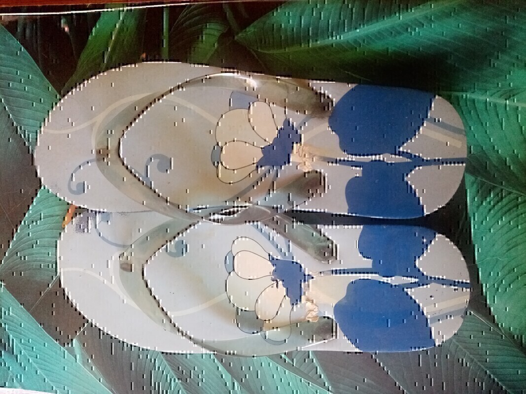 Elbląg Sprzedam. 
Japonki używane kilka razy ((rozmiar 38 lub 39)
Pantofle założone tylko raz (rozmiar 40). 
Klapki