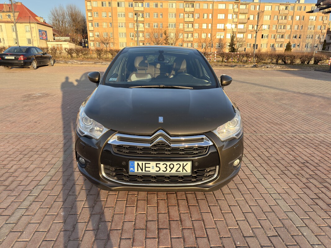 Elbląg Witam, Na sprzedaż mam samochód Citroen DS4 z 2011r. (data pierwszej rejestracji 2012), SoChic w wersji