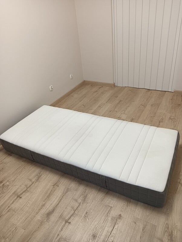 Elbląg Sprzedam materac IKEA HOVAG 90x200 cm, sprężyny kieszeniowe, grubość materaca 24 cm po obydwu stronach uchwyty do