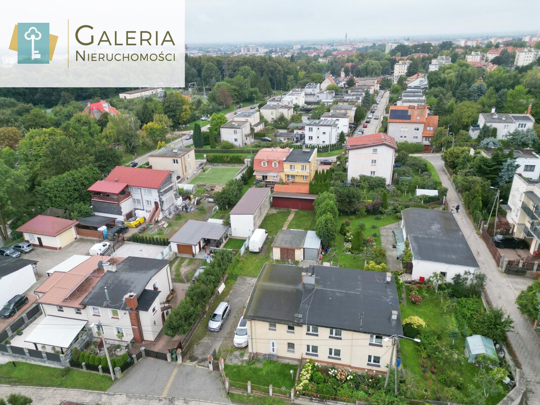 Elbląg GALERIA NIERUCHOMOŚCIZ pasji i miłości do nieruchomościNa sprzedaż: Dom w zabudowie bliźniaczejul.