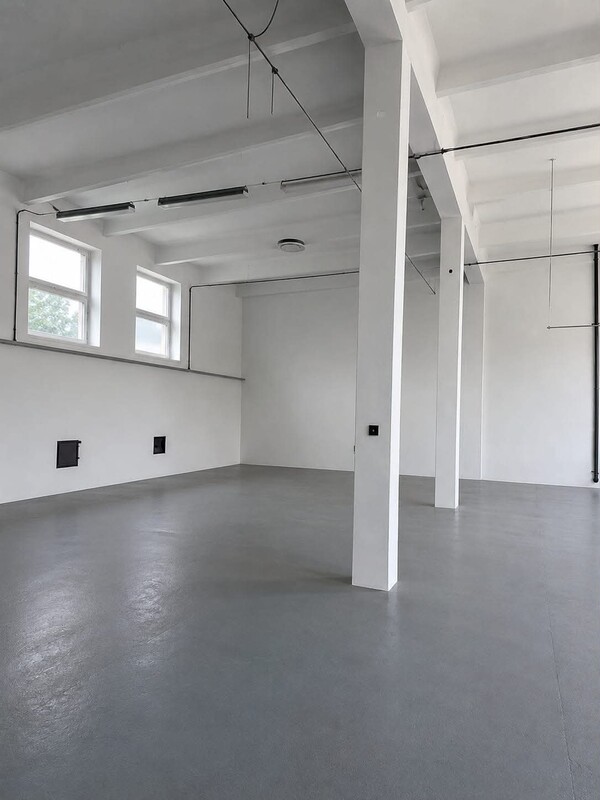 Elbląg WYNAJMĘ HALĘ – 175 m²Do wynajęcia przestronna hala o powierzchni 175 m² i wysokości około 5 m