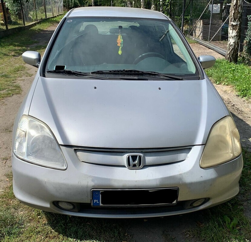 Elbląg Sprzedam Hondę Civic VII generacji z 2001 roku, silnik 1.4 benzyna + LPG, kolor srebrny.
Samochód odpala i