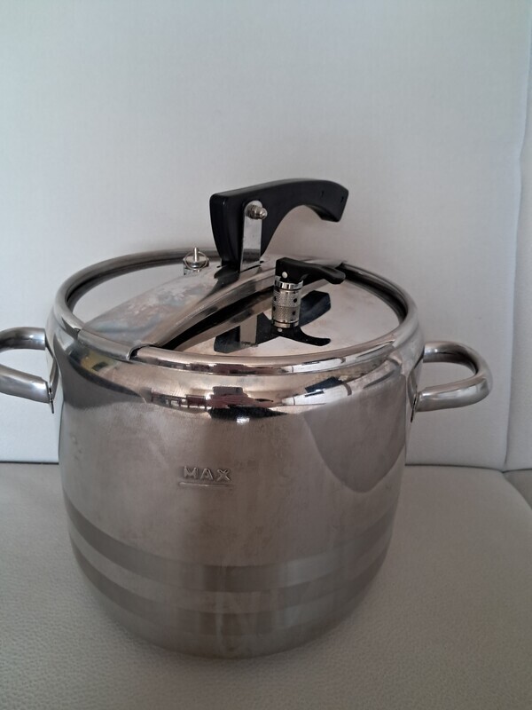 Elbląg Sprzedam garnek szybkowar ciśnieniowy do szybkiego gotowania 7 litrów na indukcję, gaz. Możliwość mycia w