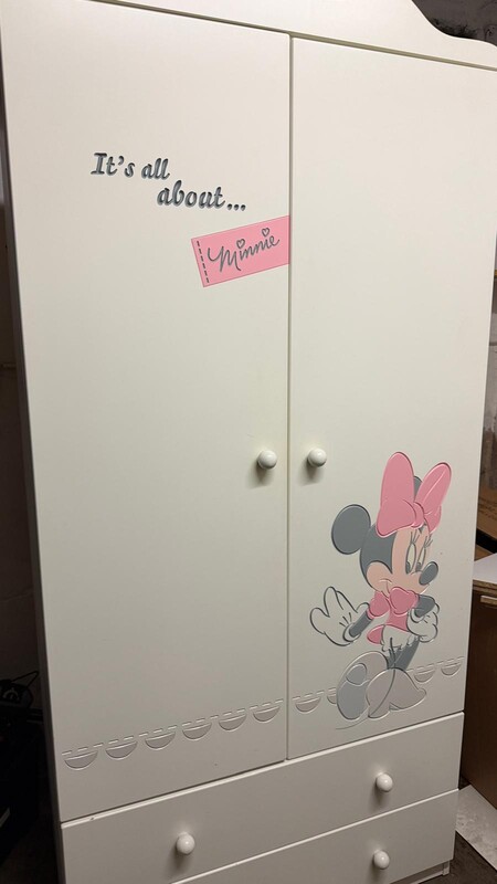 Elbląg Oddam szafę o wymiarach: szerokość: 89,5 cm, głębokość: 55 cm 
Transport we własnym zakresie.