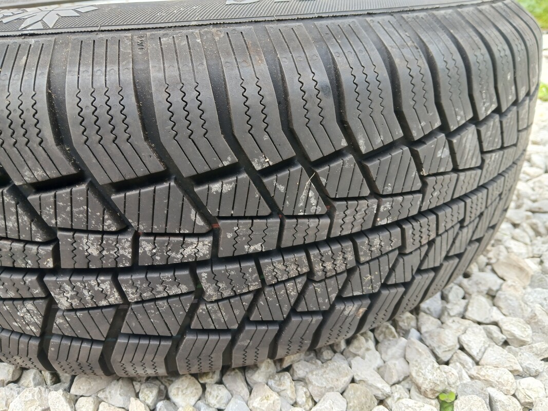 Elbląg Opony zimowe 215/65 R16 na felgach stalowych Dacia Duster