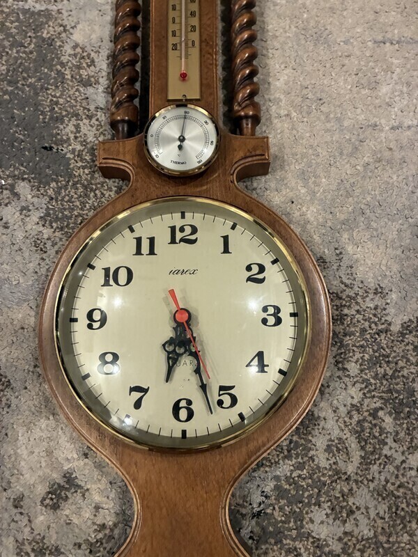 Elbląg Sprzedam piękny zegar scienny(stacja pogody) firmy Larex. Zegar jest sprawny, posiada termometr oraz pomiar