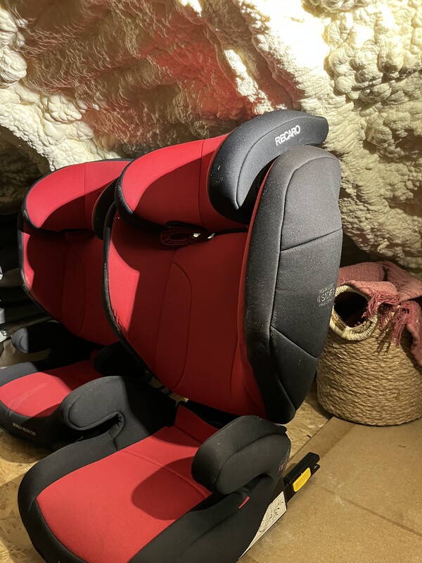 Elbląg Foteliki Recaro
Monza Nova Evo
Dwie sztuki
- wymagają wyprania tapicerki
- wpięcia isofix
- służyły od 3 do 6