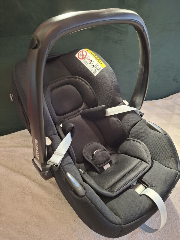 Elbląg Witam, sprzedam Nosidełko/fotelik Maxi-Cosi Cabriofix i-Size po jednym dziecku wyprodukowany 06.2024,Używamy