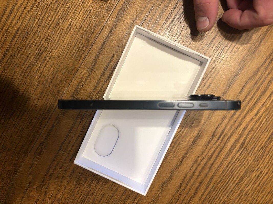 Elbląg Sprzedam IPhone 14 128GB w skald zestaw wchodzi telefon oryginalne pudełko ładowarka etui na telefon. Stan jak