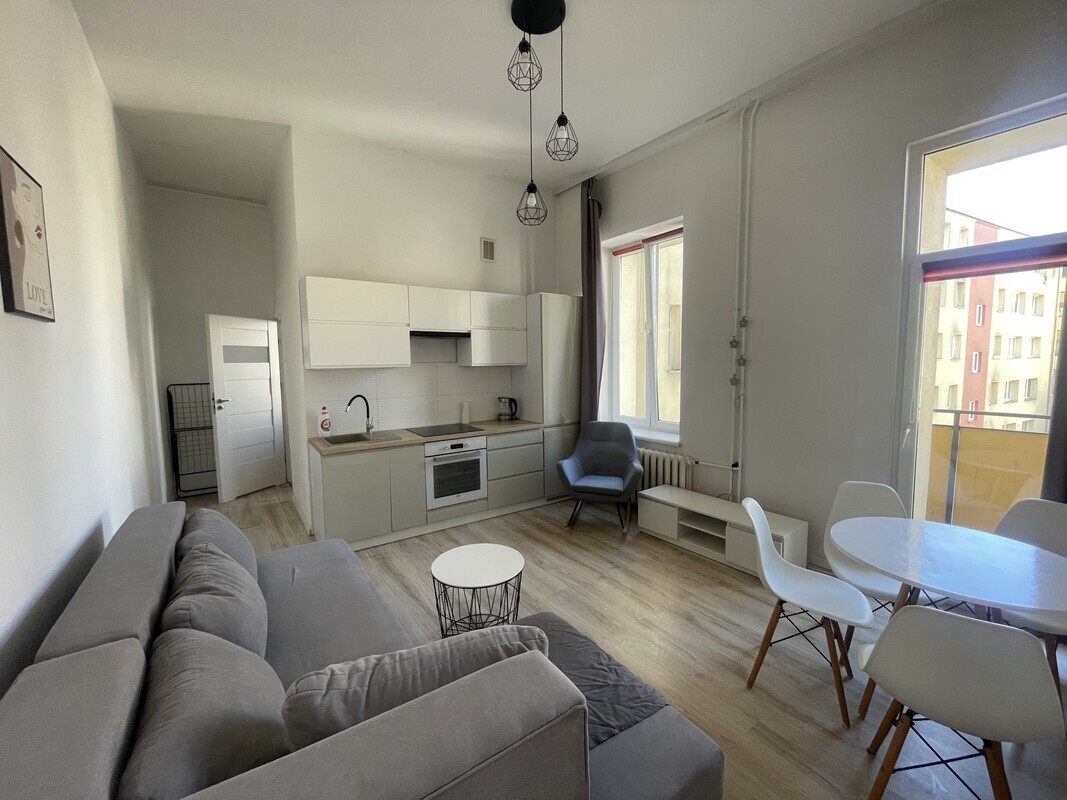 Elbląg Wynajmę dwupokojowe mieszkanie od zaraz&nbsp; &nbsp; - balkon- centralne ogrzewanie- blisko starego miasta&nbsp; 