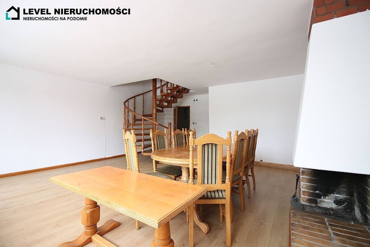 Elbląg LEVEL NIERUCHOMOŚCI&nbsp; Dom w środku miastaul. robotnicza&nbsp; &nbsp; NIERUCHOMOŚCI NA POZIOMIE&nbsp; 