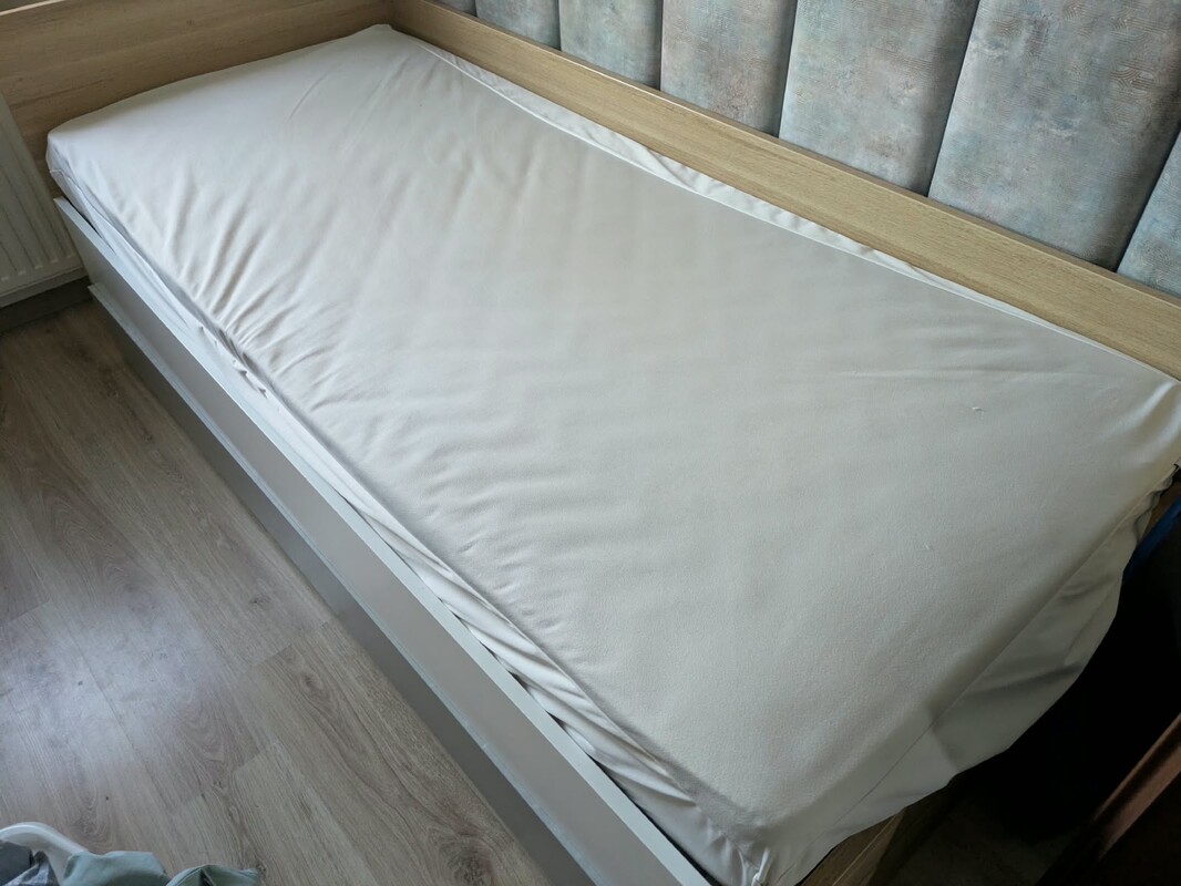Elbląg Łóżko VOX meble 200x90 w stanie idealnym.