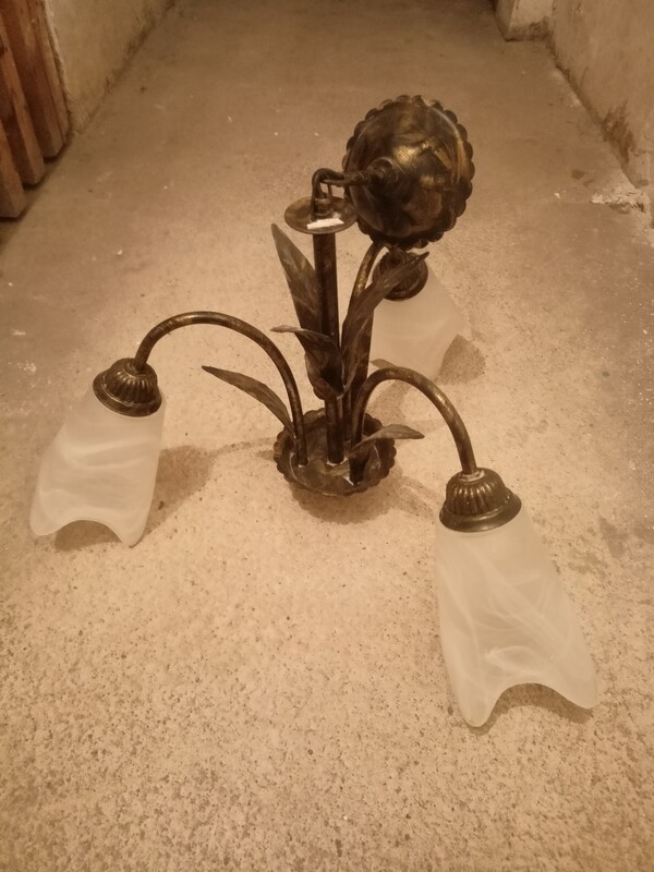 Elbląg Sprzedam żyrandol na 3 żarówki