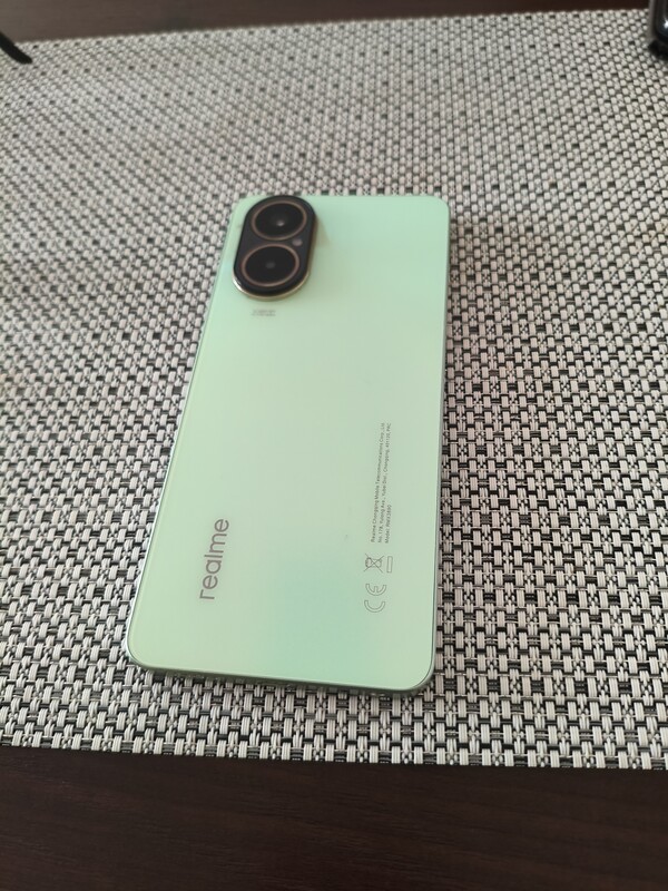 Elbląg Sprzedam telefon REALME C67 Telefon kupiłem 07.2024 mam paragon. Noszony w etui oraz z folią na wyświetlaczu.