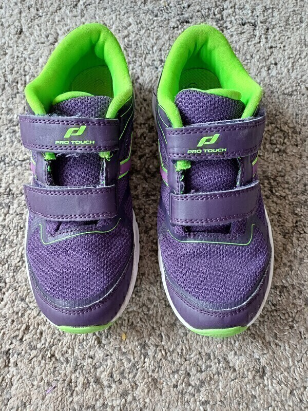 Elbląg Buty sportowe PRO TOUCH, rozmiar 35,stan bardzo dobry, lekkie.