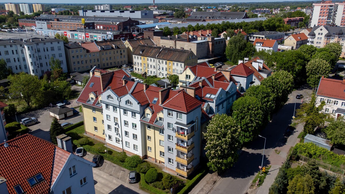 Elbląg &nbsp; TO MY SPRZEDAJEMYNIERUCHOMOŚCI W TYM MIEŚCIEBIURO NIERUCHOMOŚCIAMERICAN HOMEFOR SALE - 2 POKOJE - OGRODOWA