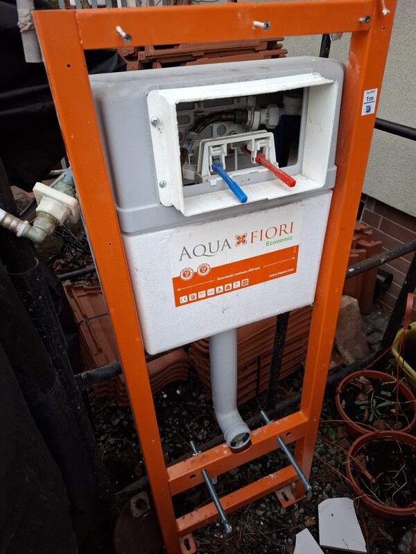 Elbląg Oddam używany ale sprawny system podtynkowy typu geberit.