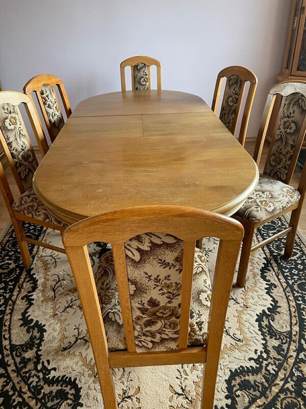 Elbląg Sprzedam stół z krzesłami. 