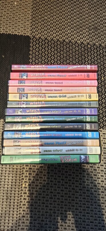 Elbląg 13 płyt z serialem.. Jak na zdjęciu  cena za komplet.