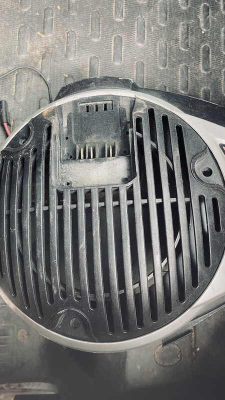 Elbląg Górną obudowa (osłona) silnika kosiarki Briggs & Stratton z serii NX-90e Sprzedam używaną górną obudowę