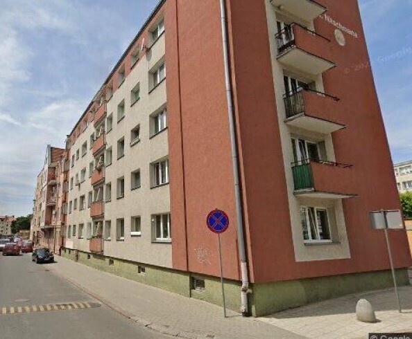 Elbląg DOM NIERUCHOMOŚCIOFERUJEMY NA SPRZEDAŻMIESZKANIE 1&nbsp; POKOJOWEPow. &nbsp; 26&nbsp; m2Centrum MiastaSuper