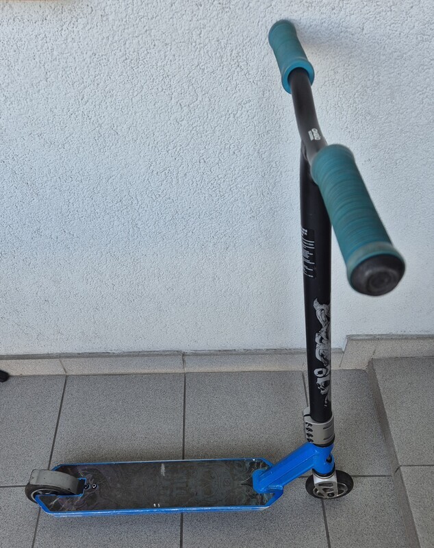 Elbląg Hulajnoga wyczynowa, masywna, używana wszystko sprawne, widoczne ślady użytkowania jak na zdjęciach.