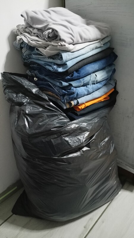 Elbląg Damskie M/L
7 par spodni, 
 3 pary spodenek(do kolan) 
Damskie 
 Stradivarius, Denim, 
I do do, Mohito,