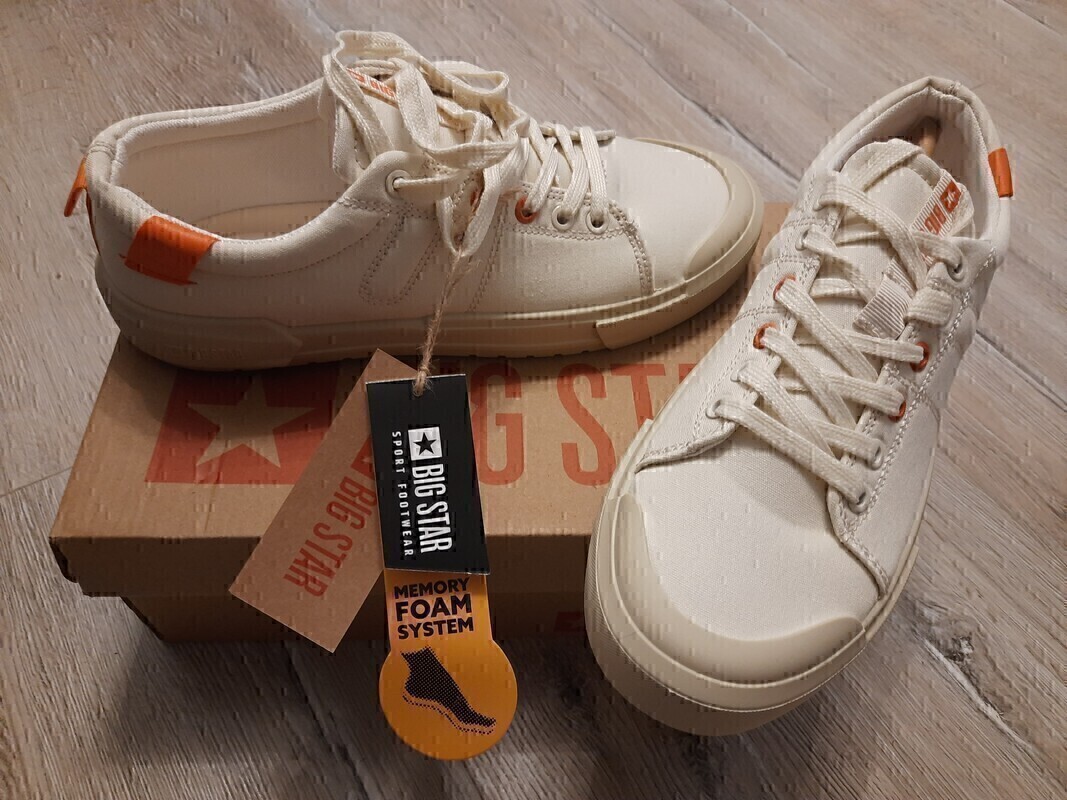 Elbląg Sprzedam świetne sneekersy Big Star 
rozm.41,wg producenta wkładka 26 cm. 
Bardzo wygodna wkładka. 
Nowe z