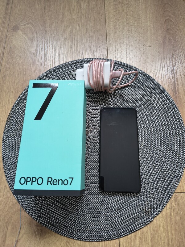 Elbląg Sprzedam smartfon oppo Reno 7 
Smartfon ma trzy lata stan bardzo dobry. 8GB/128GB
Zestaw