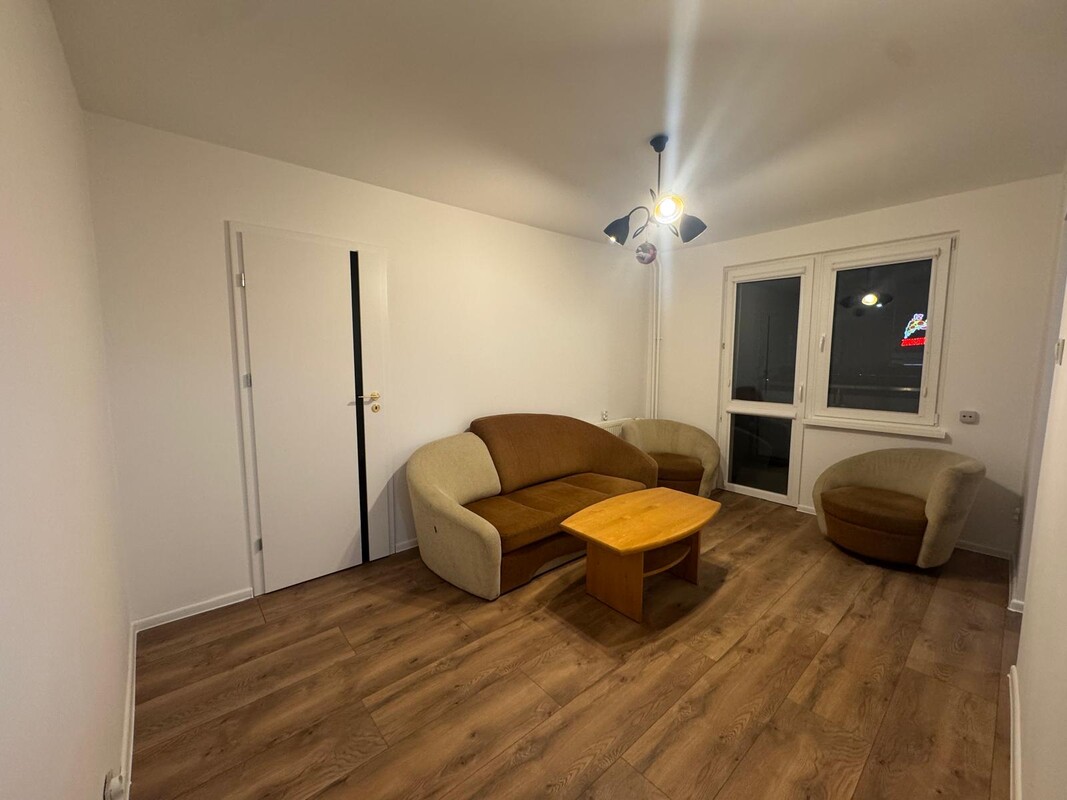 Elbląg Oferuję wynajem 2 pokoje plus balkon - jasne cieplutkie mieszkanie o powierzchni 34 m².
W Elblągu przy ul.