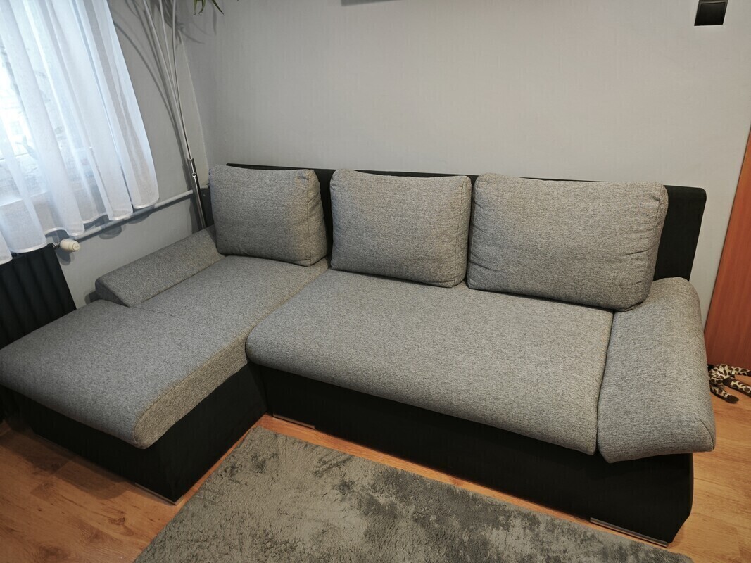 Elbląg Sprzedam kanapę narożną firmy Black Red White, o wymiarach :Długośc 240cm, Szerokośc 80 cm,